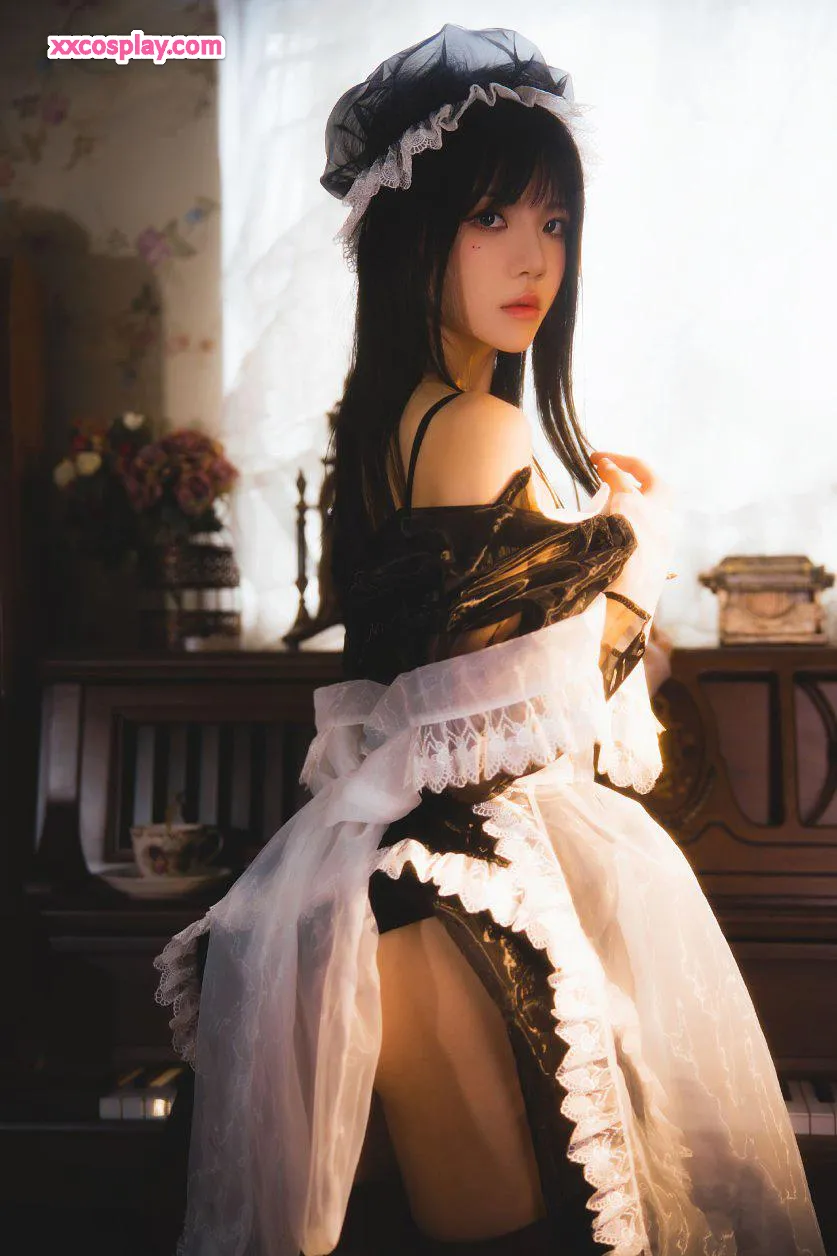 Sakura Meow: Transparent Maid